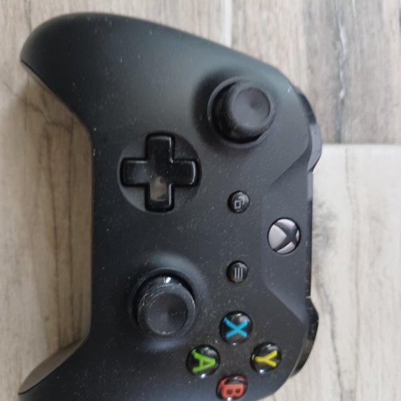 Xbox Controllers and headsets - Picture 6 of 11